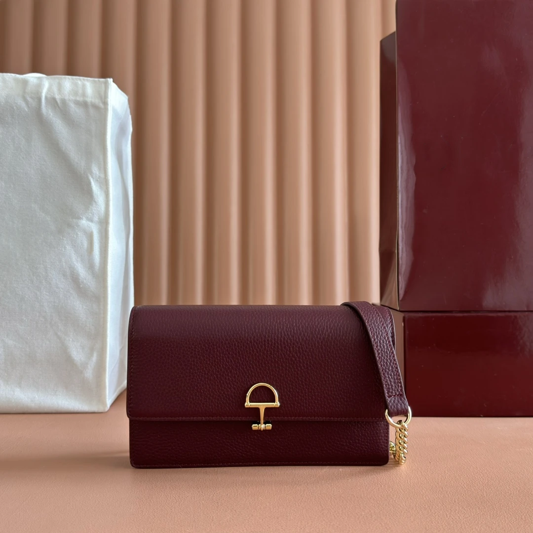 2025 Women's Luxury Handbag Brand Crossbody Bags Designer Female Chains Shoulder Messenger Bag Sequined Casual Fashion handbags 
2025 Women's Luxury Handbag Brand Crossbody Bags Designer Female Chains Shoulder Messenger Bag Sequined Casual Fashion handbags