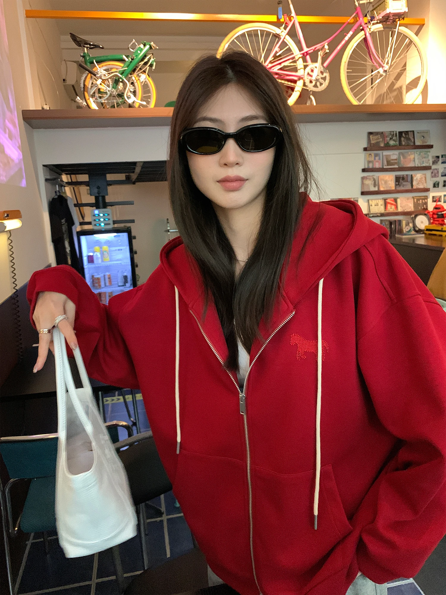 High-Quality Cotton Embroidered Hoodie Women's Loose Lazy Feel Zipper Open Cardigan Jacket Spring Season Comfortable Fit
High-Quality Cotton Embroidered Hoodie Women's Loose Lazy Feel Zipper Open Cardigan Jacket Spring Season Comfortable Fit