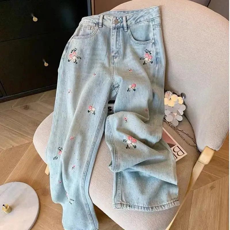 Diamond Embroidery Floral Jeans Women Vintage Classic High Waist Slim Denim Trousers New Loose Wide Leg Pants Streetwear
Diamond Embroidery Floral Jeans Women Vintage Classic High Waist Slim Denim Trousers New Loose Wide Leg Pants Streetwear