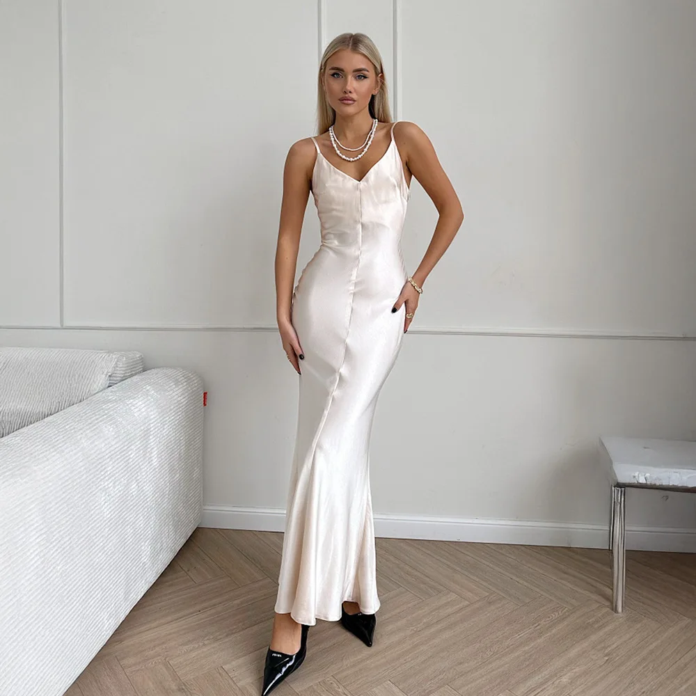 Elegant Solid Color V-neck Backless Camisole Dress Spring and Summer Women Sexy Slim Socialite Style Club Party Evening Dress
Elegant Solid Color V-neck Backless Camisole Dress Spring and Summer Women Sexy Slim Socialite Style Club Party Evening Dress