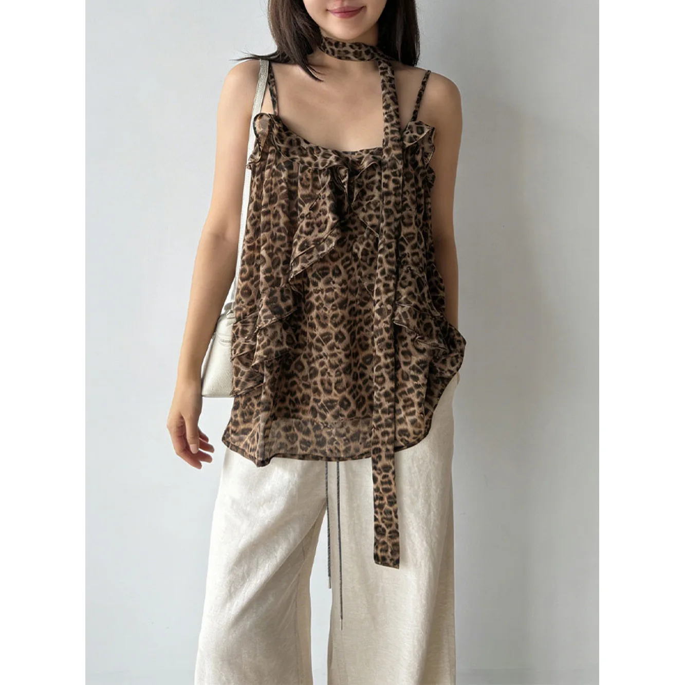 Leopard Print Halter Neck Loose Camisole With Ribbons For Women, Spring/Summer Ruffle Shirt
Leopard Print Halter Neck Loose Camisole With Ribbons For Women, Spring/Summer Ruffle Shirt