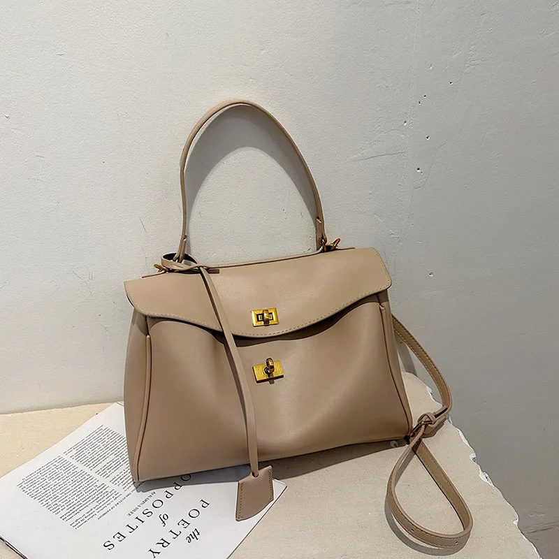 Advanced texture simple underarm bag for women 2025 new large capacity tote bag commuting shoulder crossbody bag
Advanced texture simple underarm bag for women 2025 new large capacity tote bag commuting shoulder crossbody bag