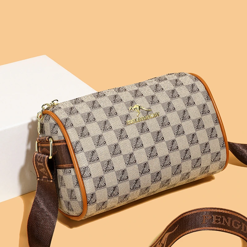 Striped fashionable and eye-catching versatile women's bag with large capacity and single shoulder strap design
Striped fashionable and eye-catching versatile women's bag with large capacity and single shoulder strap design