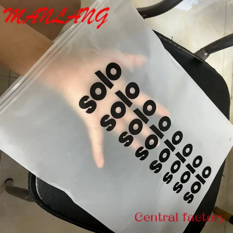 Custom Custom Logo Printed Frosted Zip Seal Ziplock Packaging Plastic Bags For Clothing
Custom Custom Logo Printed Frosted Zip Seal Ziplock Packaging Plastic Bags For Clothing