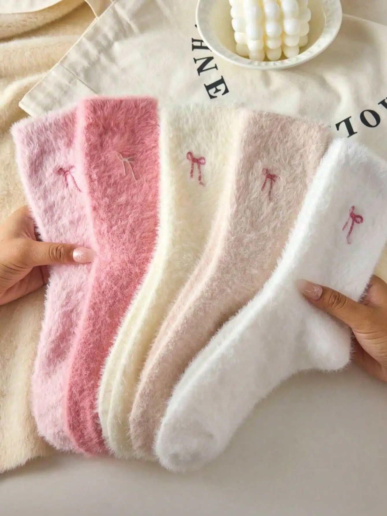 Autumn Winter Fleece Bow-Tie Plush Socks Woman Cute Sweet Mid-Calf Socks Thickened Warm Home Sleep Short Socks for Girls
Autumn Winter Fleece Bow-Tie Plush Socks Woman Cute Sweet Mid-Calf Socks Thickened Warm Home Sleep Short Socks for Girls