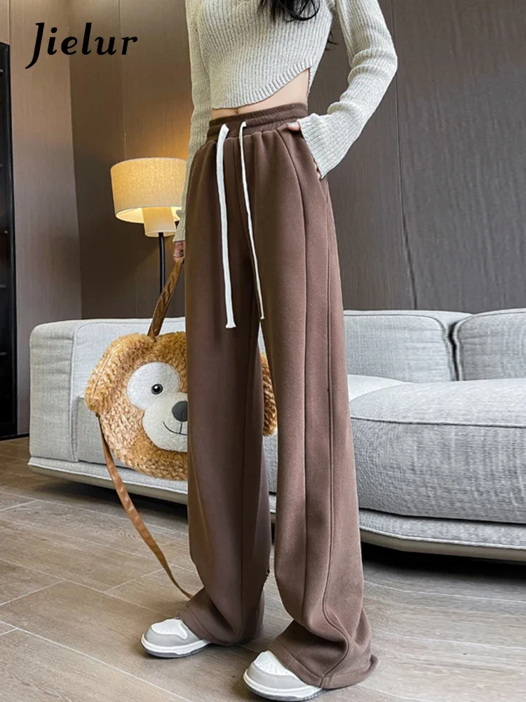 Jielur новые весенние прямые повседневные спортивные женские брюки однотонные с карманами и шнурком модные женские широкие брюки офисные женские
Jielur новые весенние прямые повседневные спортивные женские брюки однотонные с карманами и шнурком модные женские широкие брюки офисные женские