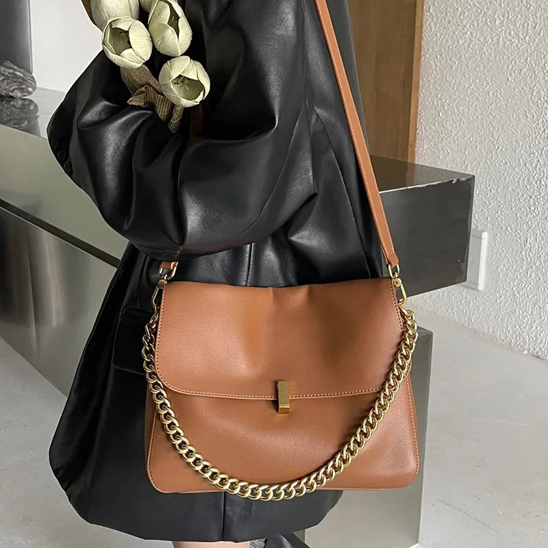 Advanced retro handbag 2024 new women fashion cowhide crossbody bag versatile shoulder small square bag for Lady
Advanced retro handbag 2024 new women fashion cowhide crossbody bag versatile shoulder small square bag for Lady