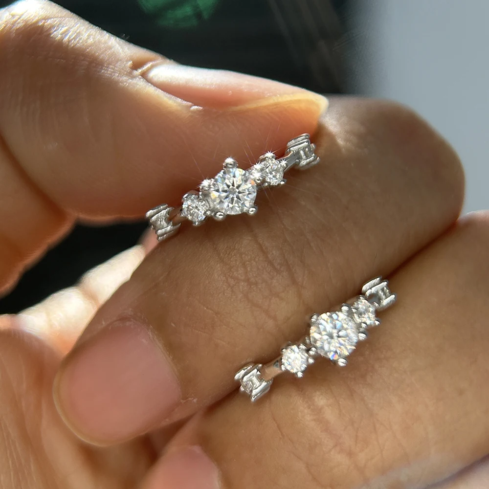 Серьги-клипсы из муассанита для женщин, из стерлингового серебра 925 пробы, с имитацией бриллиантов, без прокола, для хип-хоп вечеринок, ювелирные украшения
Серьги-клипсы из муассанита для женщин, из стерлингового серебра 925 пробы, с имитацией бриллиантов, без прокола, для хип-хоп вечеринок, ювелирные украшения