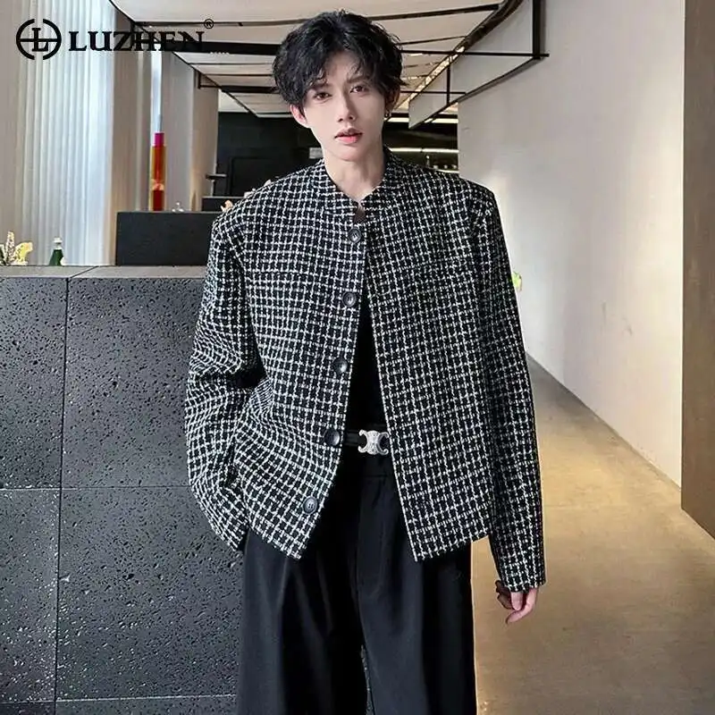 LUZHEN Original Stand Neck Plaid Printed Casual Jacket Men's 2025 Spring New Elegant Shoulder Pad Temperament Male Coat LZ9298
LUZHEN Original Stand Neck Plaid Printed Casual Jacket Men's 2025 Spring New Elegant Shoulder Pad Temperament Male Coat LZ9298