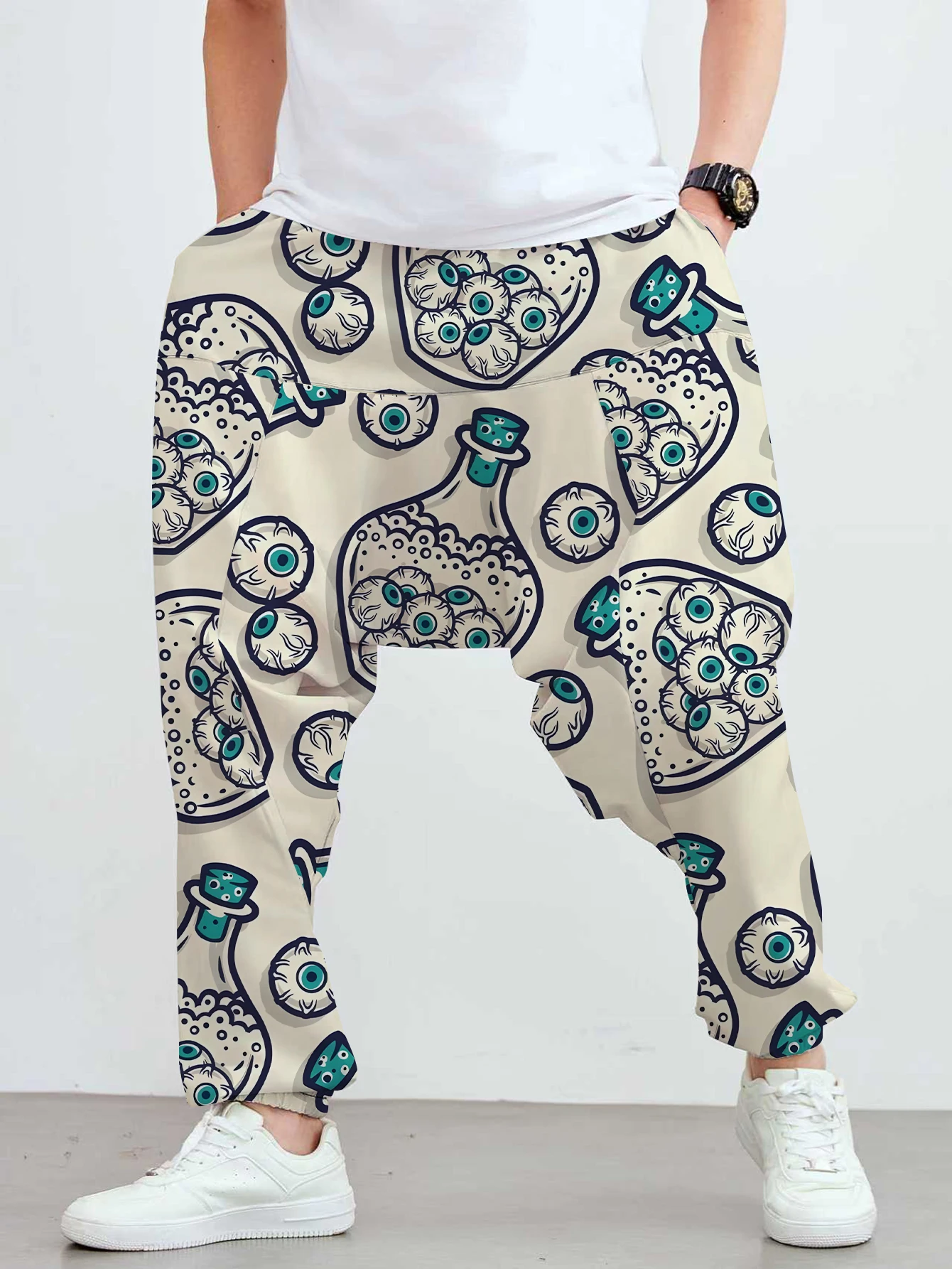 Men's halter pants, with bottle print, quirky and cute, featuring drawstring and pocket designs, suitable for casual wear
Men's halter pants, with bottle print, quirky and cute, featuring drawstring and pocket designs, suitable for casual wear