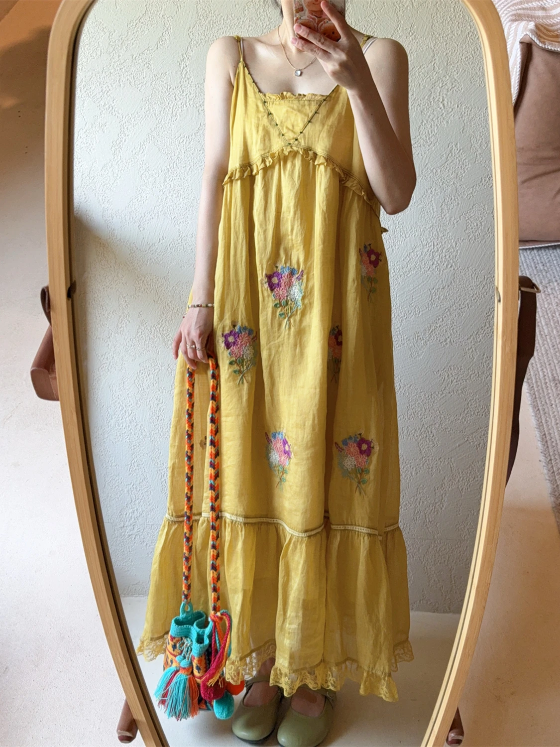 TIYIHAILEY Summer Ramie Embroidery Strapless Dresses With Lining Yellow Sleeveless A-line Lace Patchwork Ladies Clothing
TIYIHAILEY Summer Ramie Embroidery Strapless Dresses With Lining Yellow Sleeveless A-line Lace Patchwork Ladies Clothing