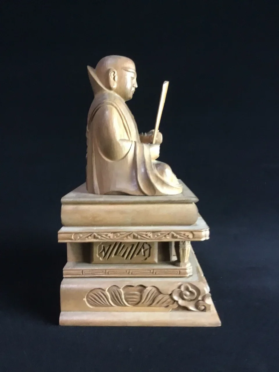 V8 old mountain sandalwood white sandalwood carving Buddha statue Nichiren master wood carving
V8 old mountain sandalwood white sandalwood carving Buddha statue Nichiren master wood carving