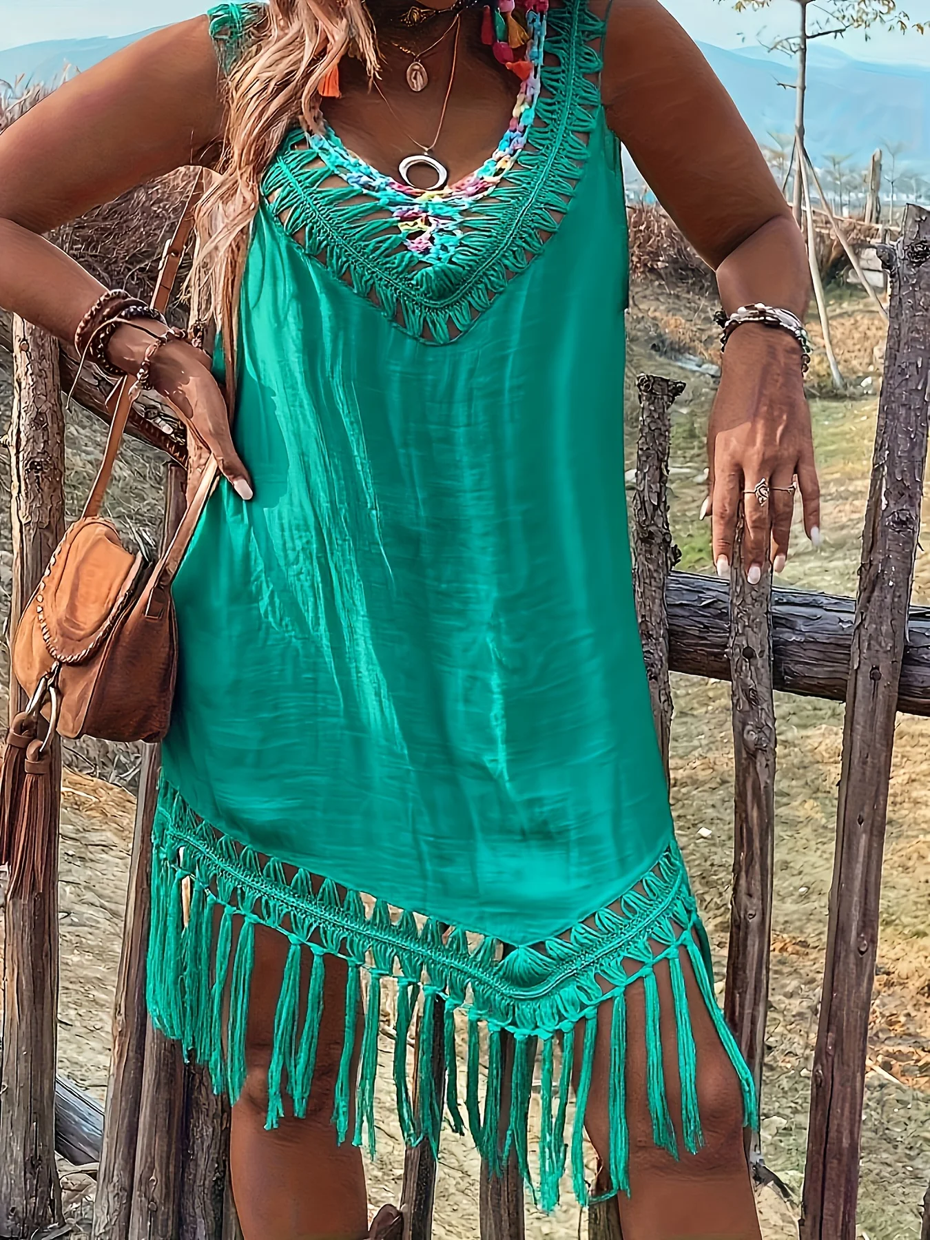 MOXDO Plus Size Tunic: V-neck, Sleeveless, Fringed Hem—Stylish and Casual for the Beach, Pool, and Seaside
MOXDO Plus Size Tunic: V-neck, Sleeveless, Fringed Hem—Stylish and Casual for the Beach, Pool, and Seaside