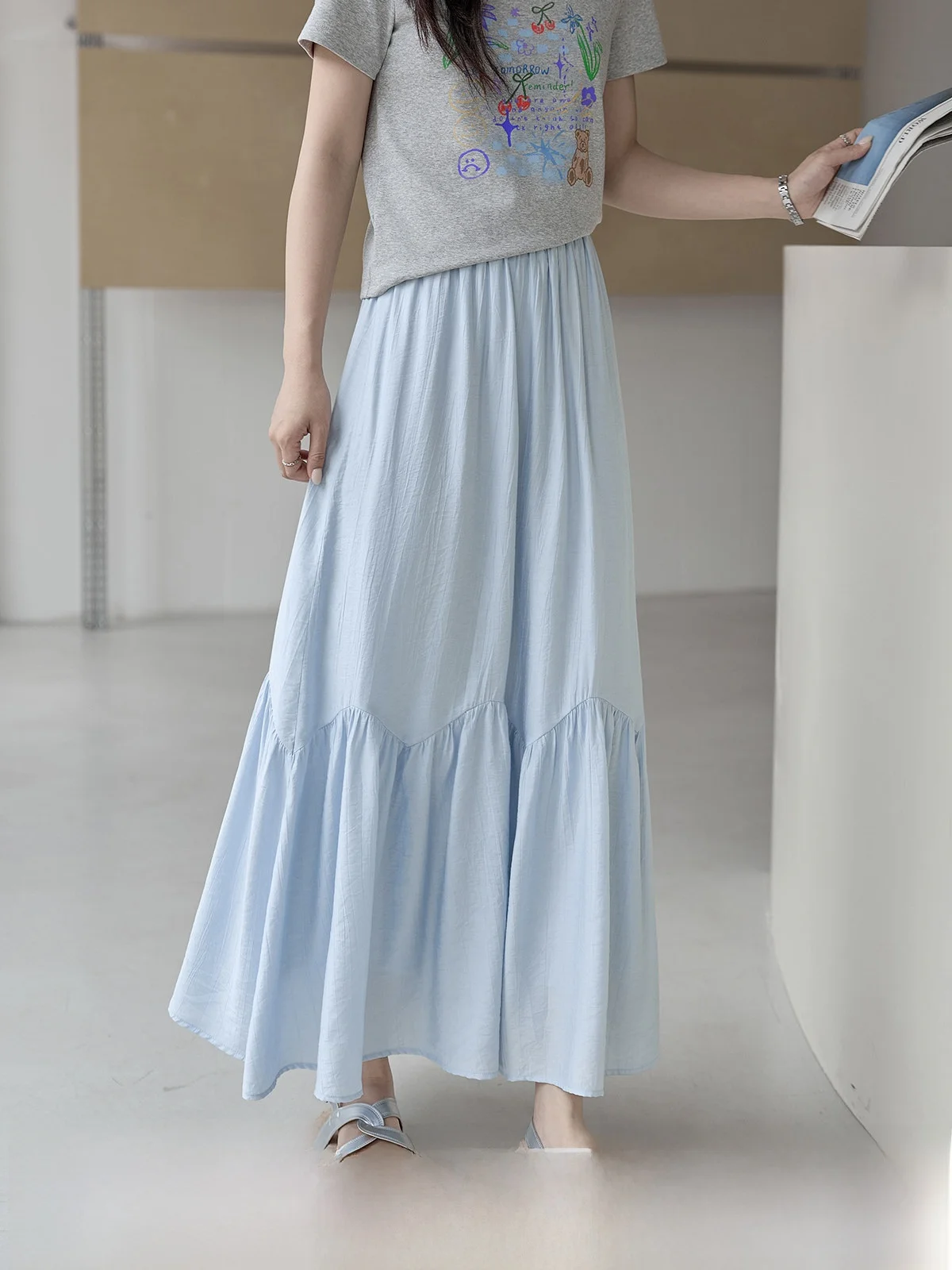Blue High Waist A-Line Midi Skirt Women's Summer 2026 New High Waist Splicing Design Sensation Gown Skirt Commute Korean Style
Blue High Waist A-Line Midi Skirt Women's Summer 2026 New High Waist Splicing Design Sensation Gown Skirt Commute Korean Style