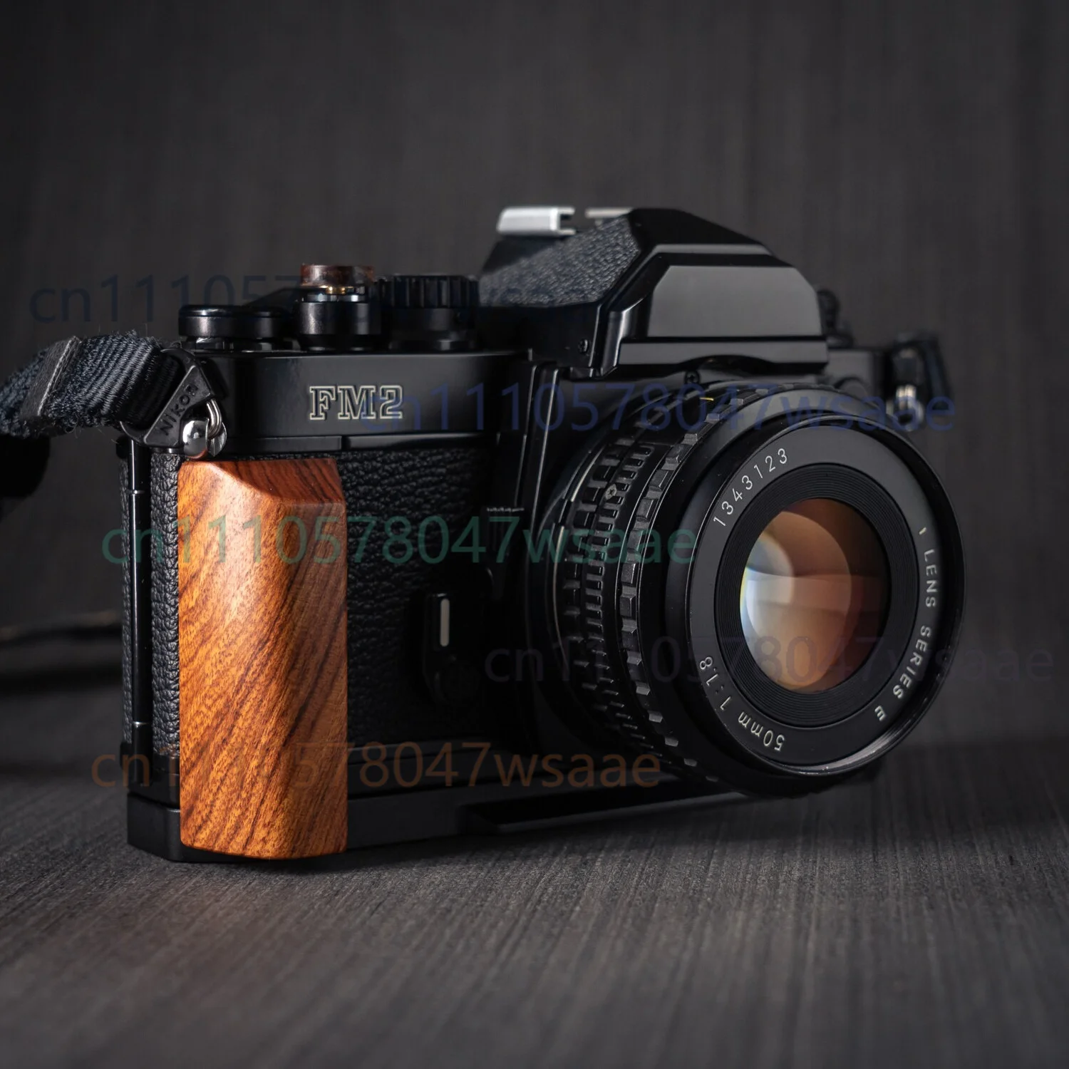 Handmade Ebony Walnut Wood Hand Grip Bracket For Fujifilm X-H2S XH2S Camera Support Accessory
Handmade Ebony Walnut Wood Hand Grip Bracket For Fujifilm X-H2S XH2S Camera Support Accessory