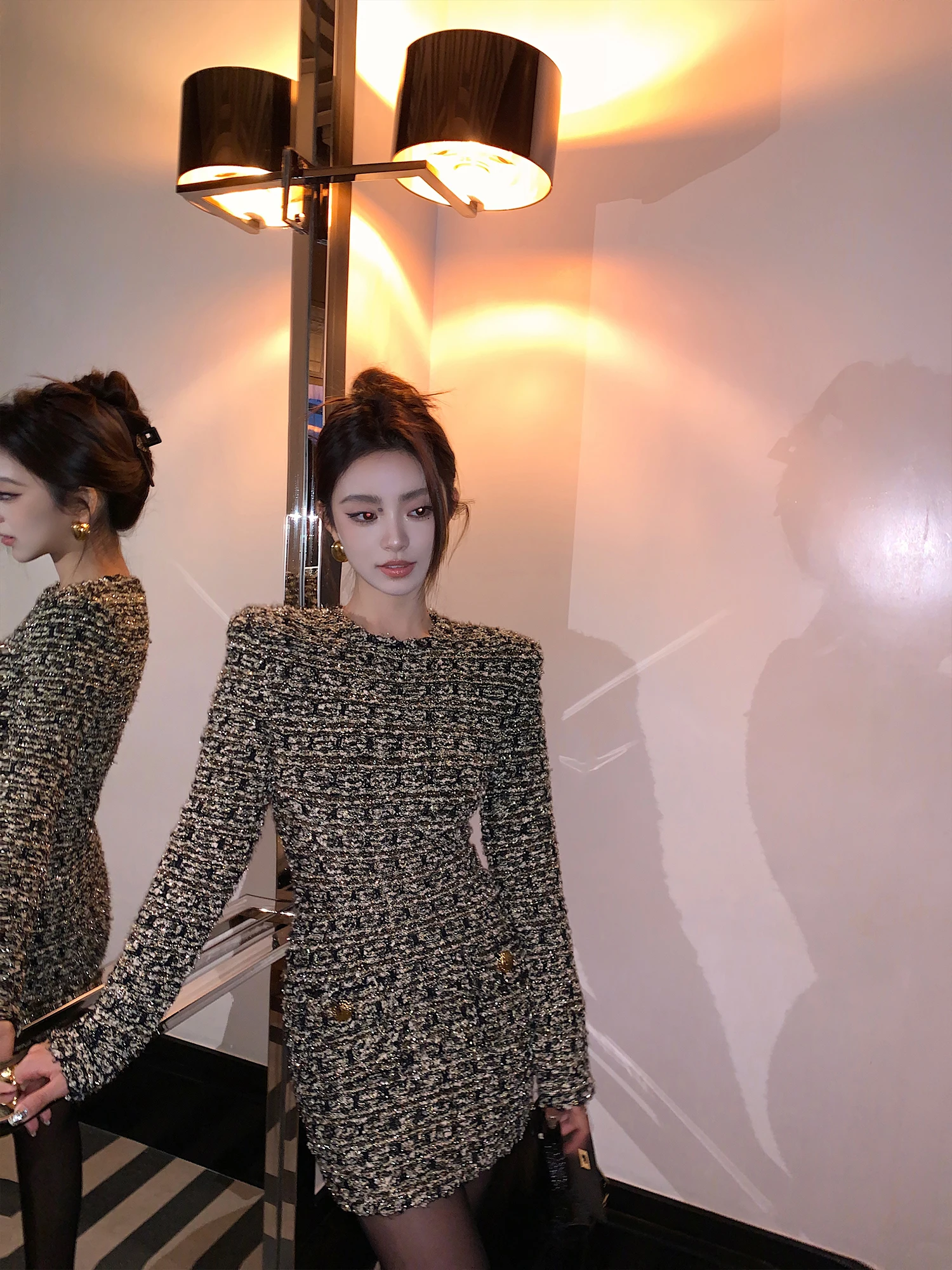 Шерстяное пальто ручной работы Blmain Parisian с золотым плетением Dr Bla, модный комплект, зимняя коллекция для молодых женщин
Шерстяное пальто ручной работы Blmain Parisian с золотым плетением Dr Bla, модный комплект, зимняя коллекция для молодых женщин