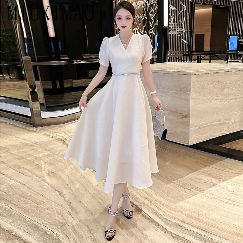 MIUXIMAO 2023 High Quality Spring&Summer Elegant Dress Short Sleeve O-Neck Solid Belt Fashion Long Dress Women Vestide
MIUXIMAO 2023 High Quality Spring&Summer Elegant Dress Short Sleeve O-Neck Solid Belt Fashion Long Dress Women Vestide