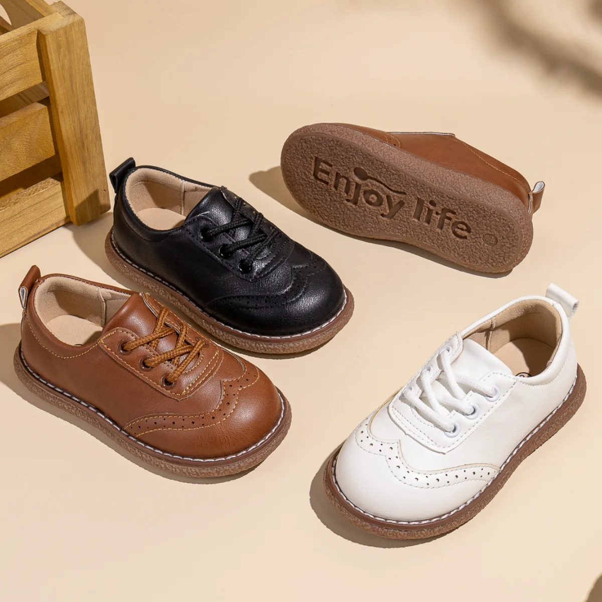 KIDSUN Children Retro Casual Leather Shoes Comfortable Breathable Rubber Soft Anti-Slip Flat Sole Lace Up Solid Color Flats Shoe
KIDSUN Children Retro Casual Leather Shoes Comfortable Breathable Rubber Soft Anti-Slip Flat Sole Lace Up Solid Color Flats Shoe