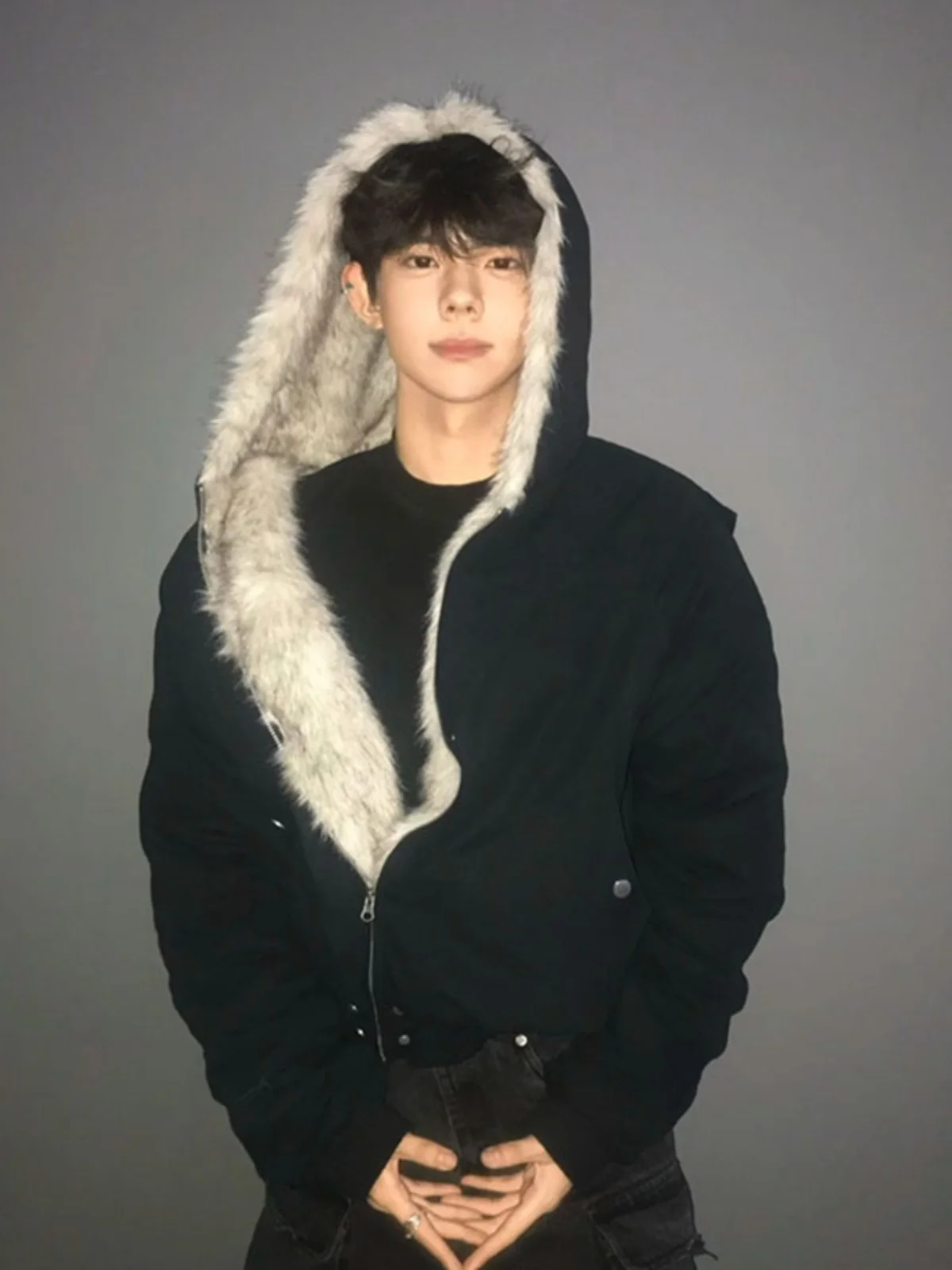 Thiened Hooded Cotton Jaet with Faux Fur Collar for Men Winter Street Sle Warm Casual Long Sve Zipper Closure Coat
Thiened Hooded Cotton Jaet with Faux Fur Collar for Men Winter Street Sle Warm Casual Long Sve Zipper Closure Coat