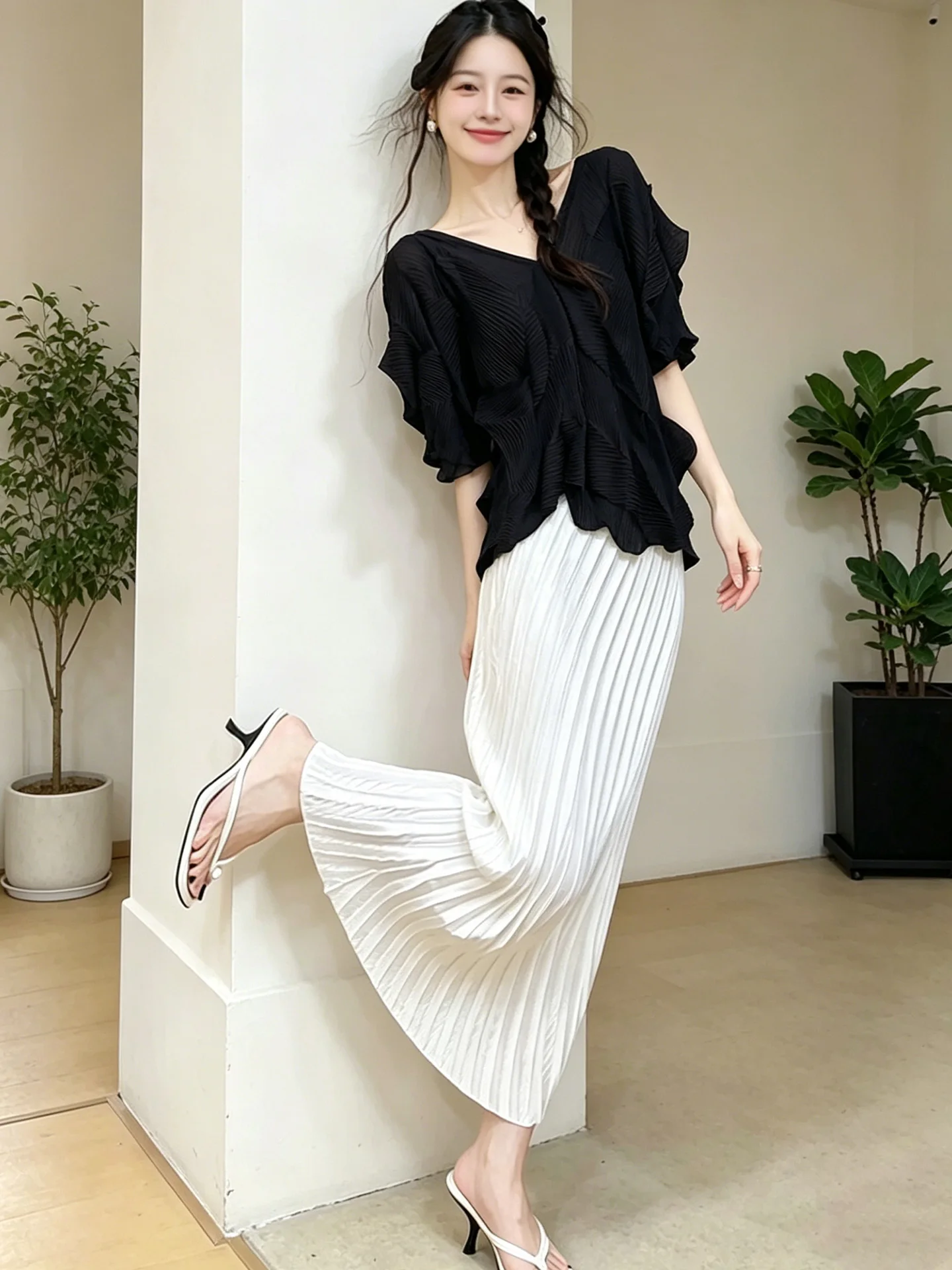 Black V-neck T-shirt And Half-skirt Set with Pleated Details And Lace Trim by Sanza Art Creation for Summer Commuting Wear
Black V-neck T-shirt And Half-skirt Set with Pleated Details And Lace Trim by Sanza Art Creation for Summer Commuting Wear