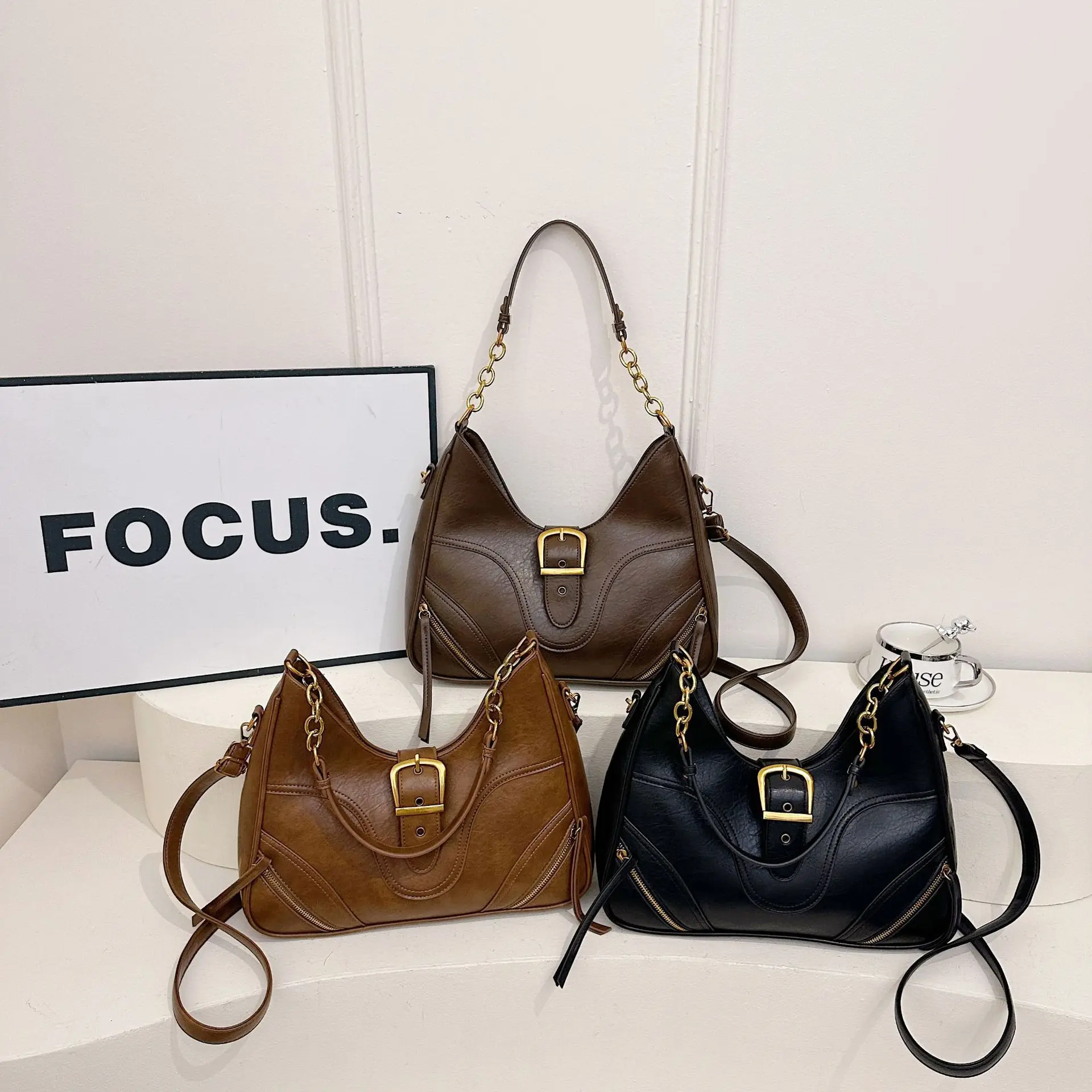 Дорожная сумка с пряжкой на ремне | Нишевая сумка Maillard, ретро-сумка на цепочке для осенних и зимних сумок через плечо для женщин
Дорожная сумка с пряжкой на ремне | Нишевая сумка Maillard, ретро-сумка на цепочке для осенних и зимних сумок через плечо для женщин