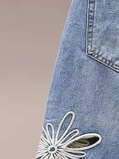 Spring/Summer Women Floral Cut-Out Denim Shorts High Waist A-line Pocket Fashion Casual Short Jeans
Spring/Summer Women Floral Cut-Out Denim Shorts High Waist A-line Pocket Fashion Casual Short Jeans