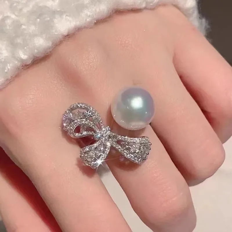 Exquisite Temperament AAAA + 11-12MM Natural Akoya Pearl Women's Ring 925 Silver
Exquisite Temperament AAAA + 11-12MM Natural Akoya Pearl Women's Ring 925 Silver