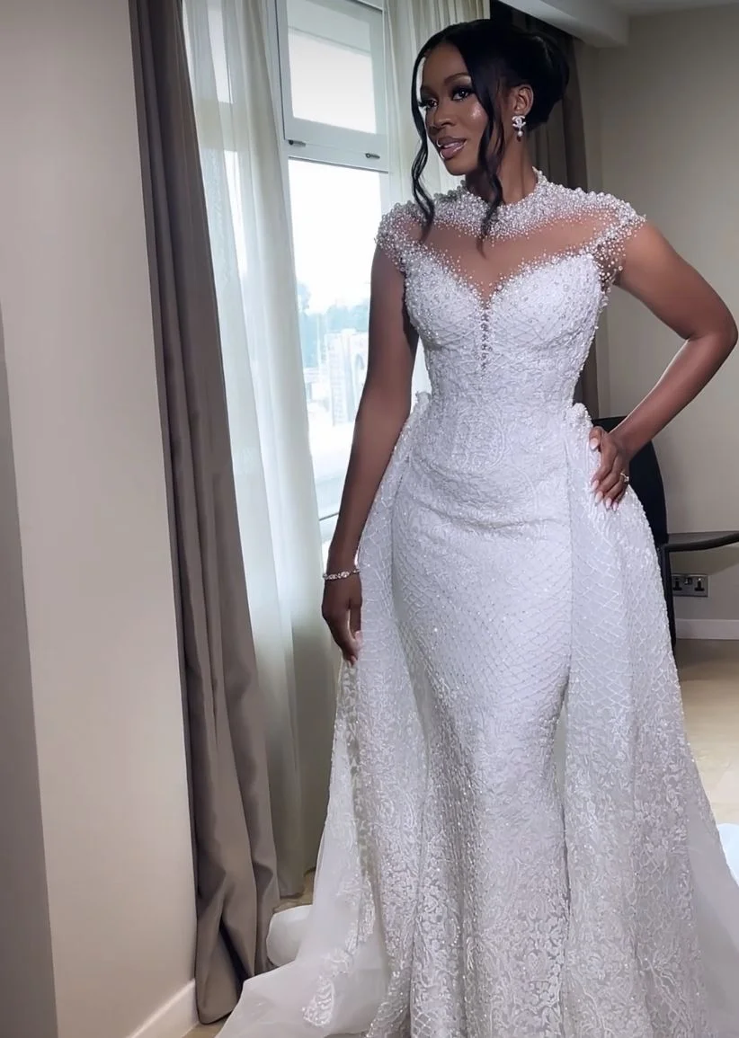 Luxury African Mermaid Wedding Dresses for Women White Lace Pearls High Neck Bridal Gown with Detachable Train Customized
Luxury African Mermaid Wedding Dresses for Women White Lace Pearls High Neck Bridal Gown with Detachable Train Customized