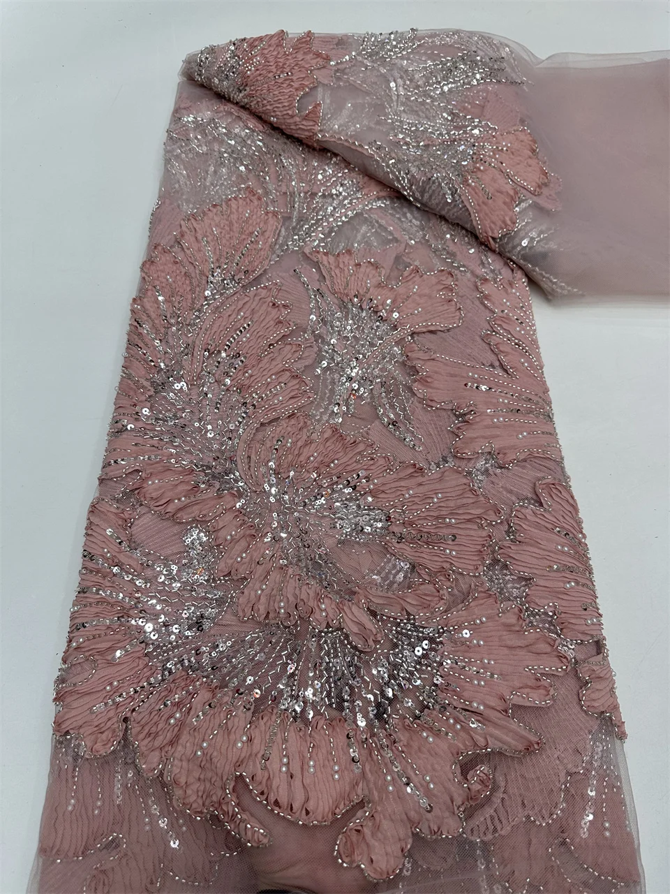 2025 High End African French Luxury Sequins Tulle Lace High Quality Embroidery Sequins Lace Groom Fabric For Evening Party Dress
2025 High End African French Luxury Sequins Tulle Lace High Quality Embroidery Sequins Lace Groom Fabric For Evening Party Dress