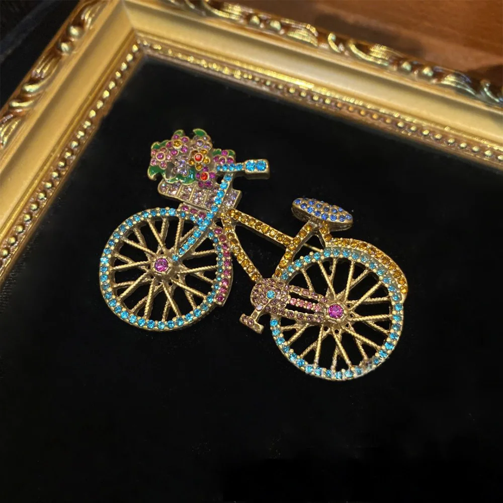 Vintage copper encrusted rhinestone bicycle brooch for women‘s girl party gift jewlry whosale
Vintage copper encrusted rhinestone bicycle brooch for women‘s girl party gift jewlry whosale