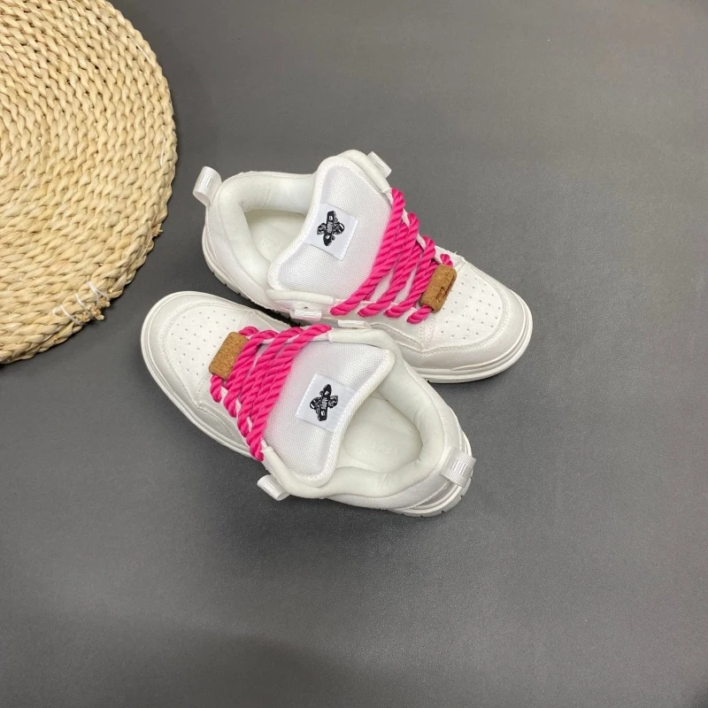 White powder color blocked thick soled skateboard shoes, thick rope shoelaces, niche bread shoes, American street versatile
White powder color blocked thick soled skateboard shoes, thick rope shoelaces, niche bread shoes, American street versatile