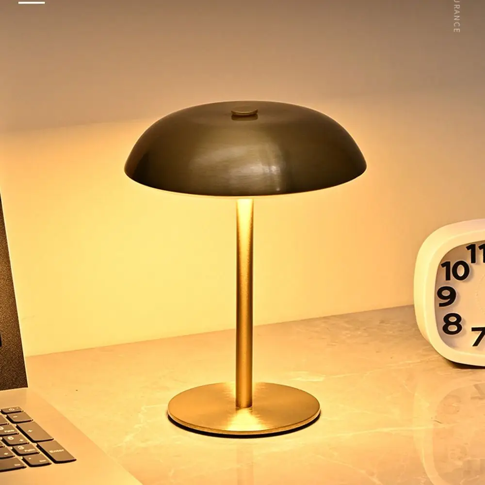 Настольная лампа-гриб с 3 цветами подсветки, бесступенчатая регулировка яркости, сенсорное управление, светодиодный светильник, мягкое освещение, защита для глаз, металлическая прикроватная лампа
Настольная лампа-гриб с 3 цветами подсветки, бесступенчатая регулировка яркости, сенсорное управление, светодиодный светильник, мягкое освещение, защита для глаз, металлическая прикроватная лампа