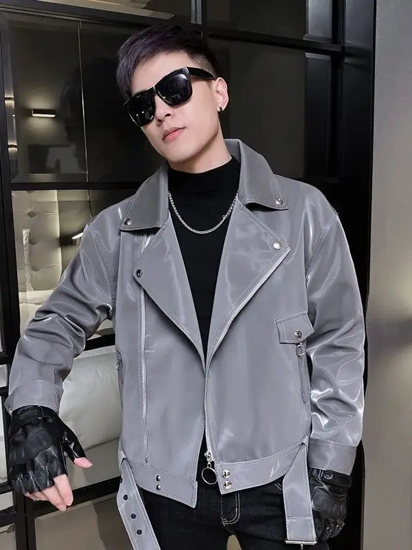 Новая мужская куртка из искусственной кожи 2025 года, осенне-зимнее пальто приталенного кроя с хлопковой подкладкой, повседневное, на молнии, однотонное
Новая мужская куртка из искусственной кожи 2025 года, осенне-зимнее пальто приталенного кроя с хлопковой подкладкой, повседневное, на молнии, однотонное