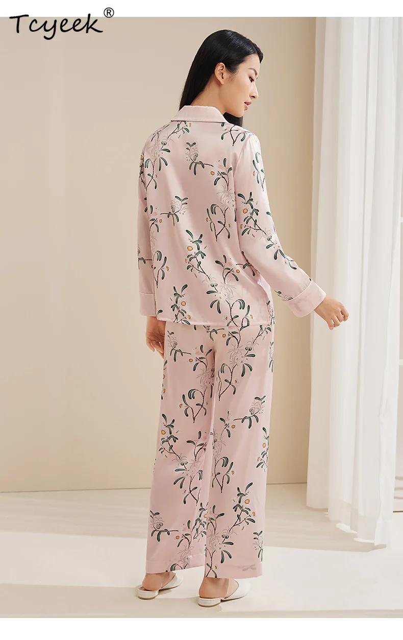 Tcyeek, 6A 100%Mulberry Silk Pajamas Set, Women Long Sleeve Top Pants, Floral Print Sleep Home Clothes, Fall Winter S48806QM
Tcyeek, 6A 100%Mulberry Silk Pajamas Set, Women Long Sleeve Top Pants, Floral Print Sleep Home Clothes, Fall Winter S48806QM
