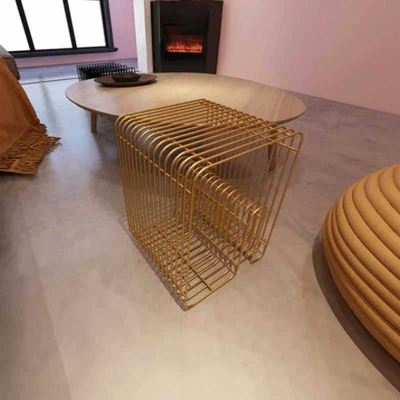 Nordic Style Metal Newspaper Rack, Soft Mounted Decorative Shelving,Creative Side Table Organizer, Simple Web Pop Floor Bookshel
Nordic Style Metal Newspaper Rack, Soft Mounted Decorative Shelving,Creative Side Table Organizer, Simple Web Pop Floor Bookshel
