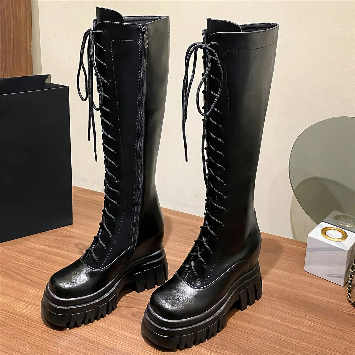 Winter Fashion Sneakers Women Genuine Leather Wedges High Heel Knee High Snow Boots Female Round Toe Platform Pumps Casual Shoes
Winter Fashion Sneakers Women Genuine Leather Wedges High Heel Knee High Snow Boots Female Round Toe Platform Pumps Casual Shoes