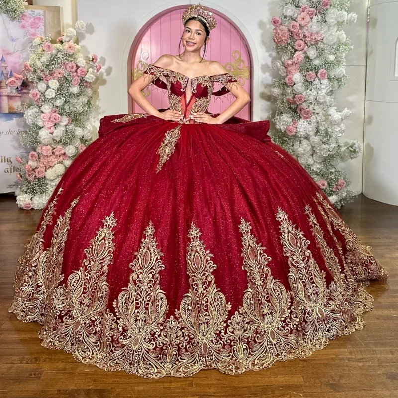 Red Shiny Quinceanera Dresses Ball Gown Off The Shoulder Gold Applique Lace Beading Crystal Tull Sweet 16 Dress Vestidos 15 De
Red Shiny Quinceanera Dresses Ball Gown Off The Shoulder Gold Applique Lace Beading Crystal Tull Sweet 16 Dress Vestidos 15 De