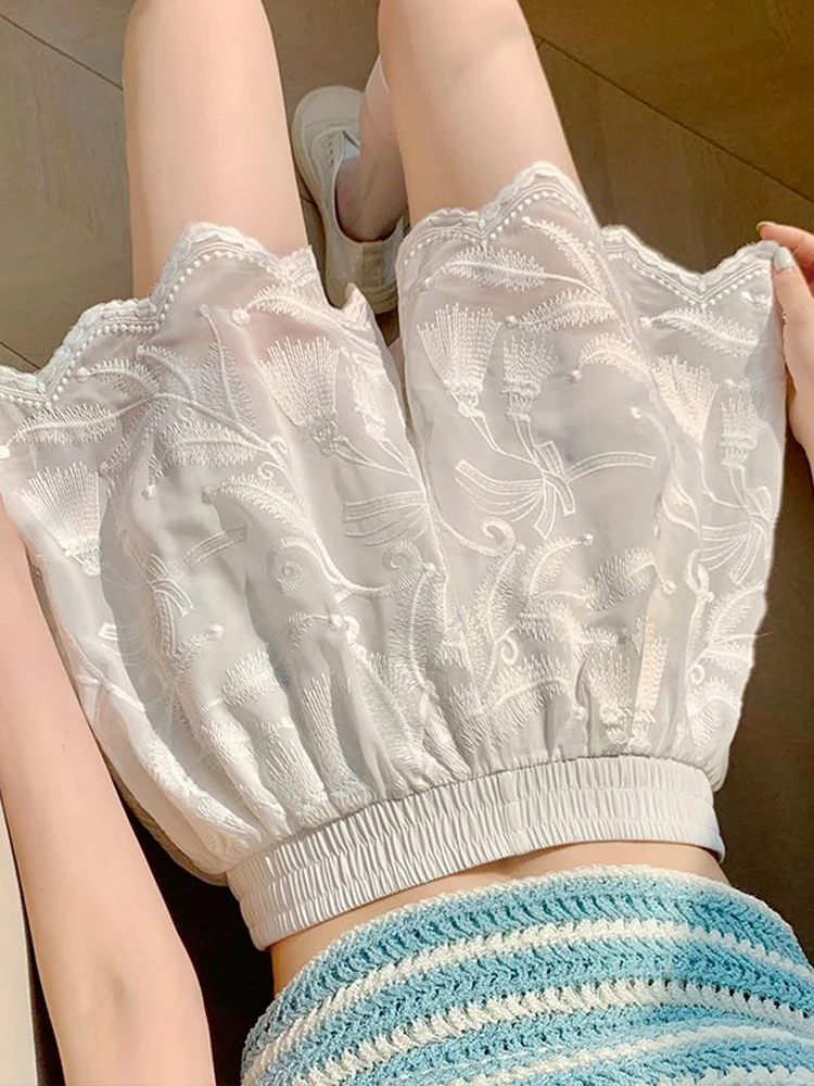 White Lace Embroidery Shorts Women Summer Thin High Waist Slimming Casual Anti-Light A-Line Wide Leg Pants Commute Style
White Lace Embroidery Shorts Women Summer Thin High Waist Slimming Casual Anti-Light A-Line Wide Leg Pants Commute Style