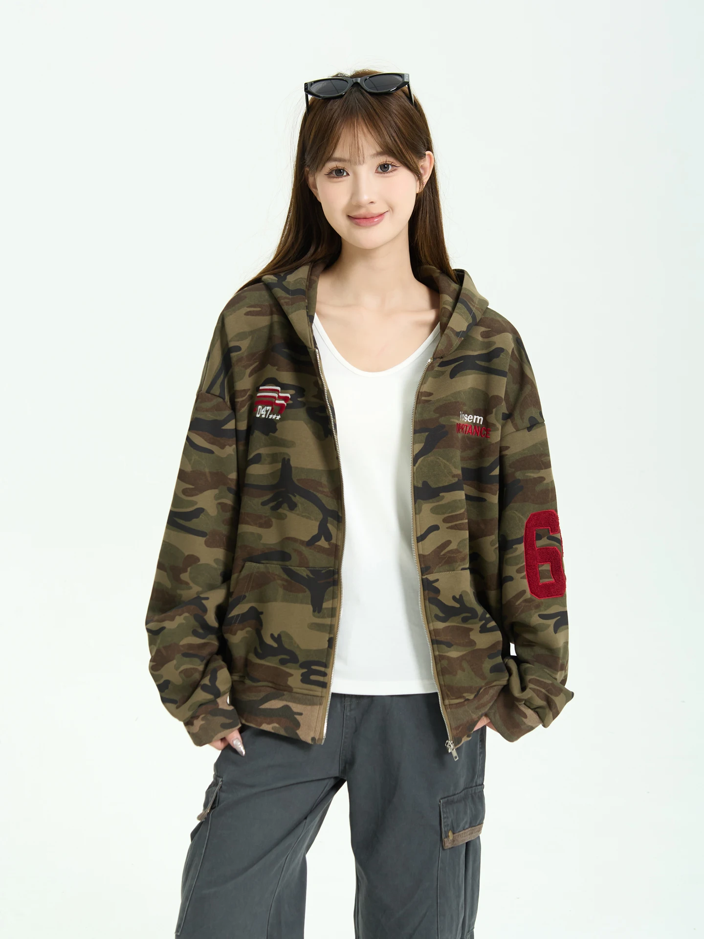 7KEEWEN Американский винтажный свободный камуфляжный кардиган-худи унисекс, повседневная уличная одежда, осенняя коллекция
7KEEWEN Американский винтажный свободный камуфляжный кардиган-худи унисекс, повседневная уличная одежда, осенняя коллекция