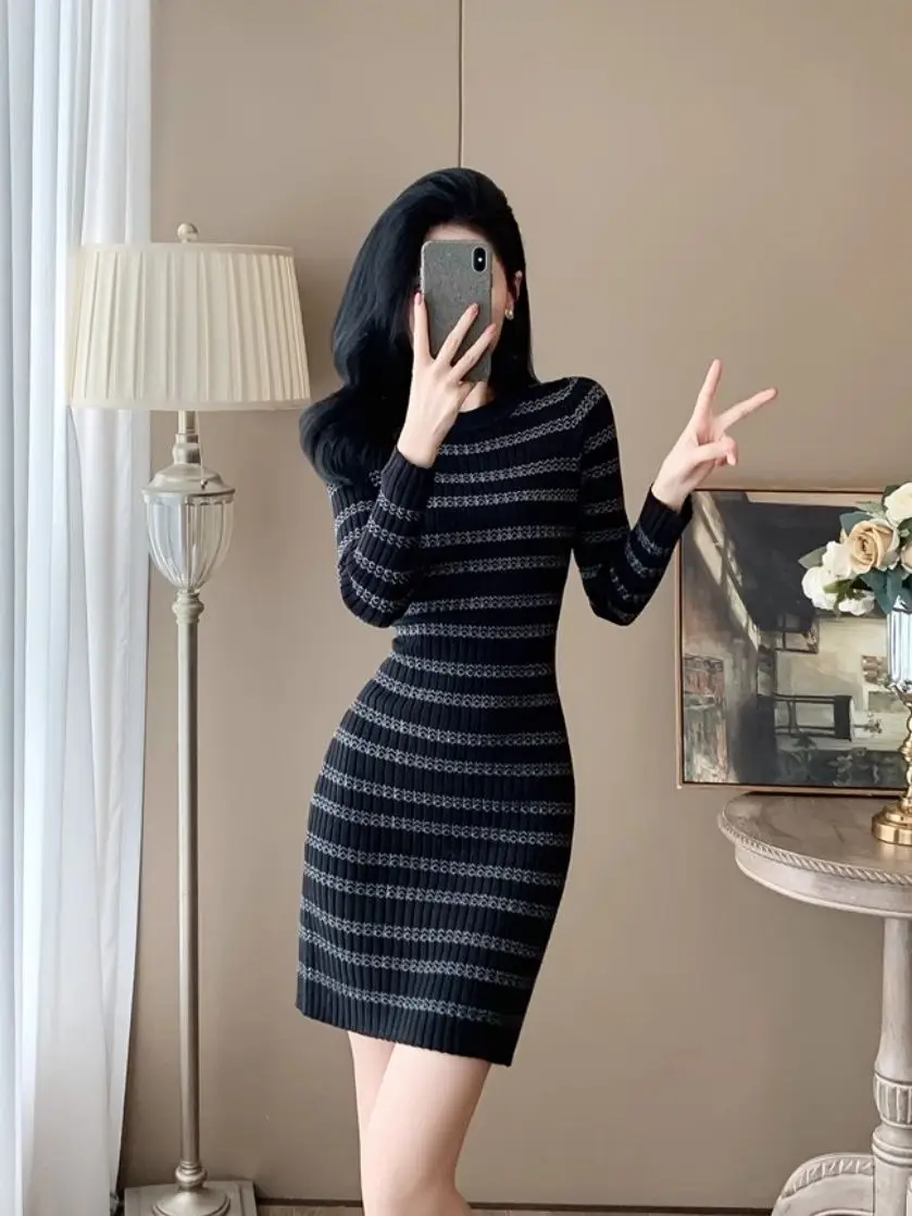 Women's Slim Fit Round Collar High Waist Cinched A-line Skirt Long Sleeved Pit Stripe Dress Fashion Versatile Bodycon Skirt C299
Women's Slim Fit Round Collar High Waist Cinched A-line Skirt Long Sleeved Pit Stripe Dress Fashion Versatile Bodycon Skirt C299