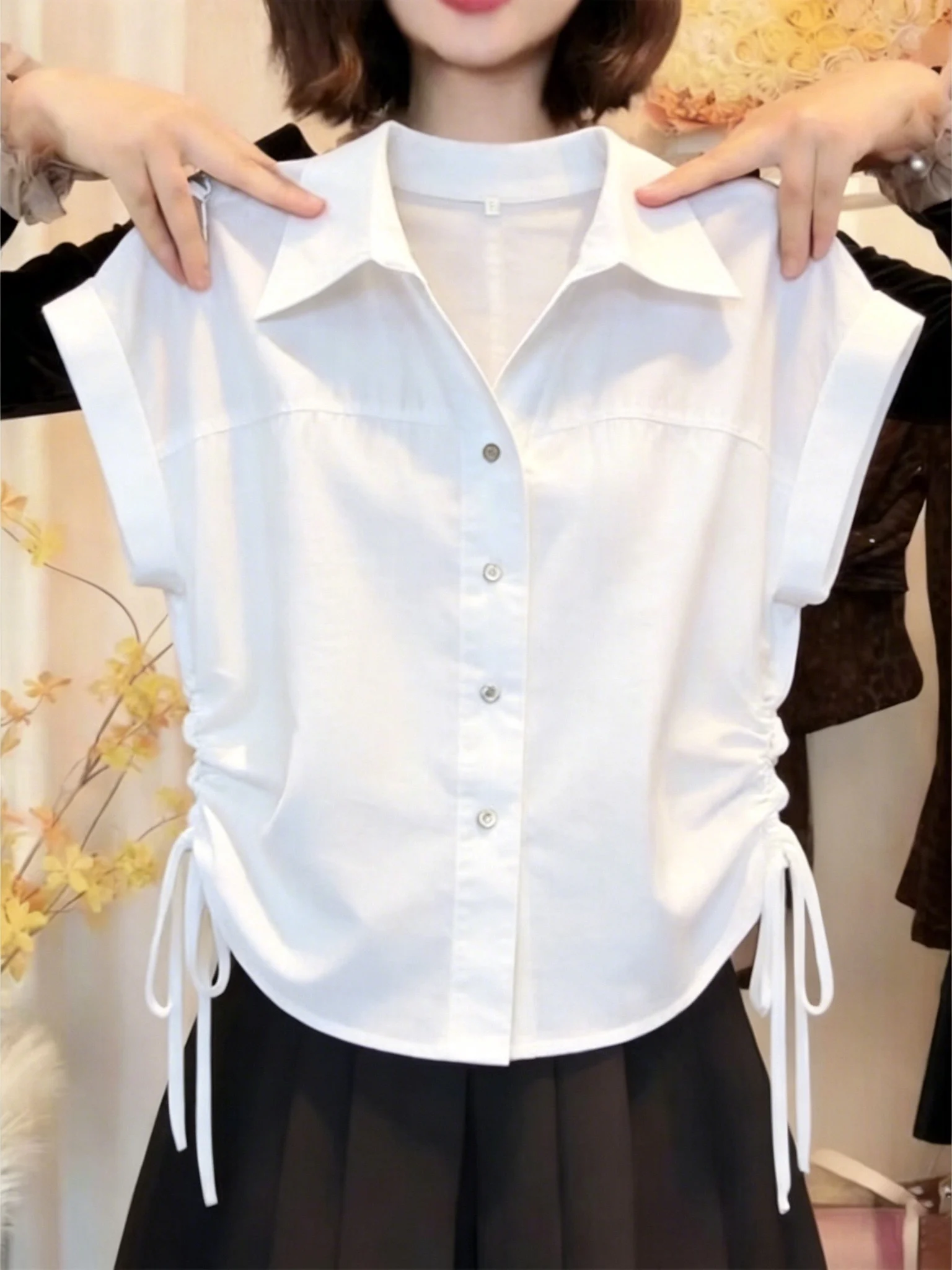 Summer 2026 White Turn-down Collar Short Sleeve Women's Shirt Design Sensation Drawstring Waist Slimming Versatile plus Size Top
Summer 2026 White Turn-down Collar Short Sleeve Women's Shirt Design Sensation Drawstring Waist Slimming Versatile plus Size Top