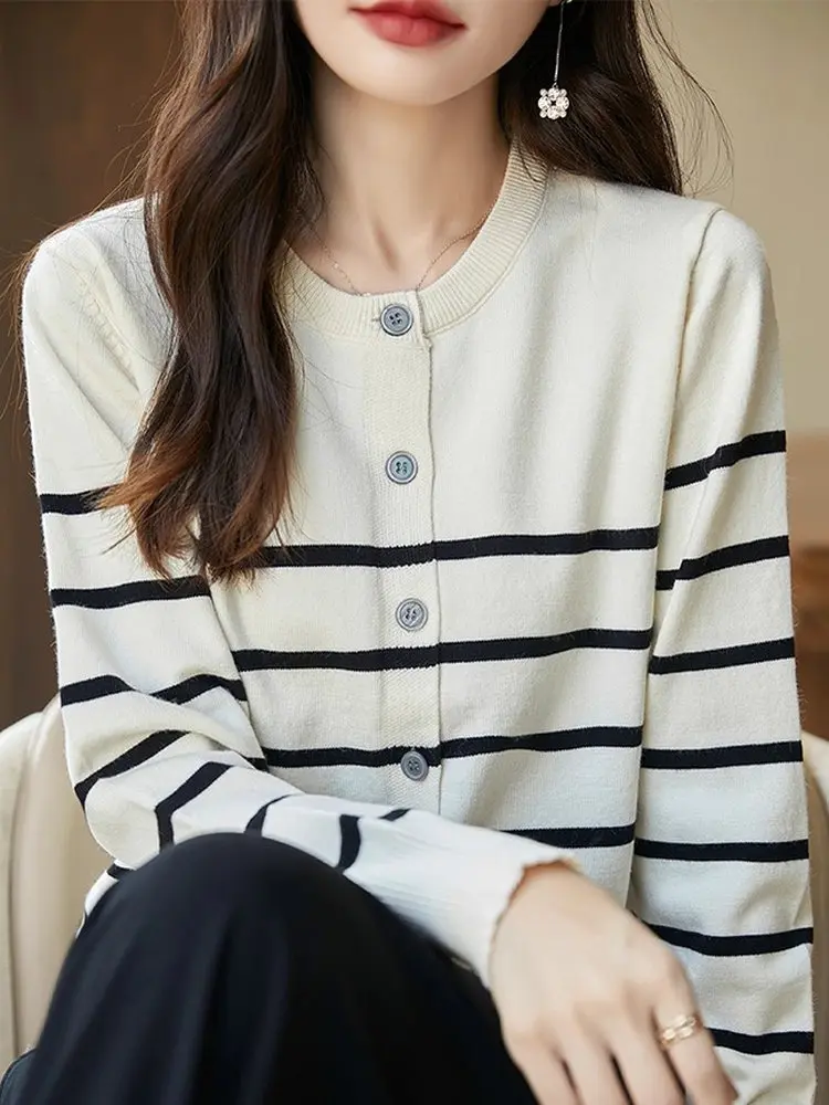 Autumn Winter Women's Loose Knitted Woolen Cardigan Sweater Striped Open-irt Sle Warm Soft Long Sve Base Layer Top
Autumn Winter Women's Loose Knitted Woolen Cardigan Sweater Striped Open-irt Sle Warm Soft Long Sve Base Layer Top