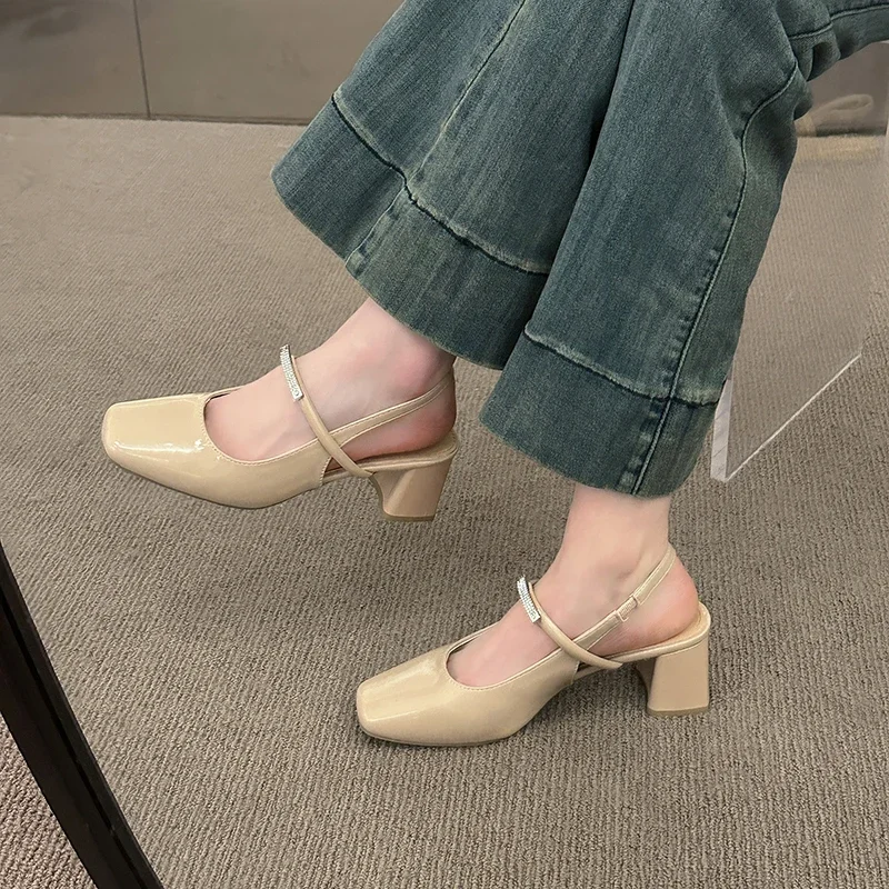 Shoes Women Ladies' Slippers Luxury Slides Pantofle Square heel Soft Designer 2025 Block Scandals Fashion Spring Shoes Slippers
Shoes Women Ladies' Slippers Luxury Slides Pantofle Square heel Soft Designer 2025 Block Scandals Fashion Spring Shoes Slippers