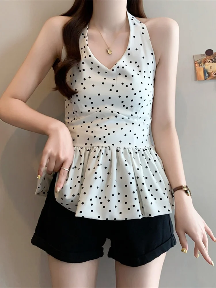 Лето 2023. Женская приталенная блузка с рюшами по краю и круглым дизайном в горошек. Незубымый топ Ele irt.
Лето 2023. Женская приталенная блузка с рюшами по краю и круглым дизайном в горошек. Незубымый топ Ele irt.