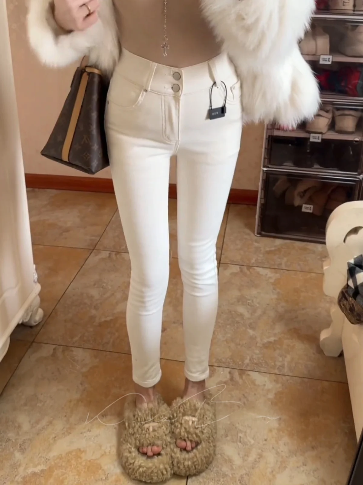 High Waist Fleece Lined Slim Fit Jeans Double Buckle Waist Hip Enhancing Korean Style Women's Denim Pants Autumn Fashion
High Waist Fleece Lined Slim Fit Jeans Double Buckle Waist Hip Enhancing Korean Style Women's Denim Pants Autumn Fashion