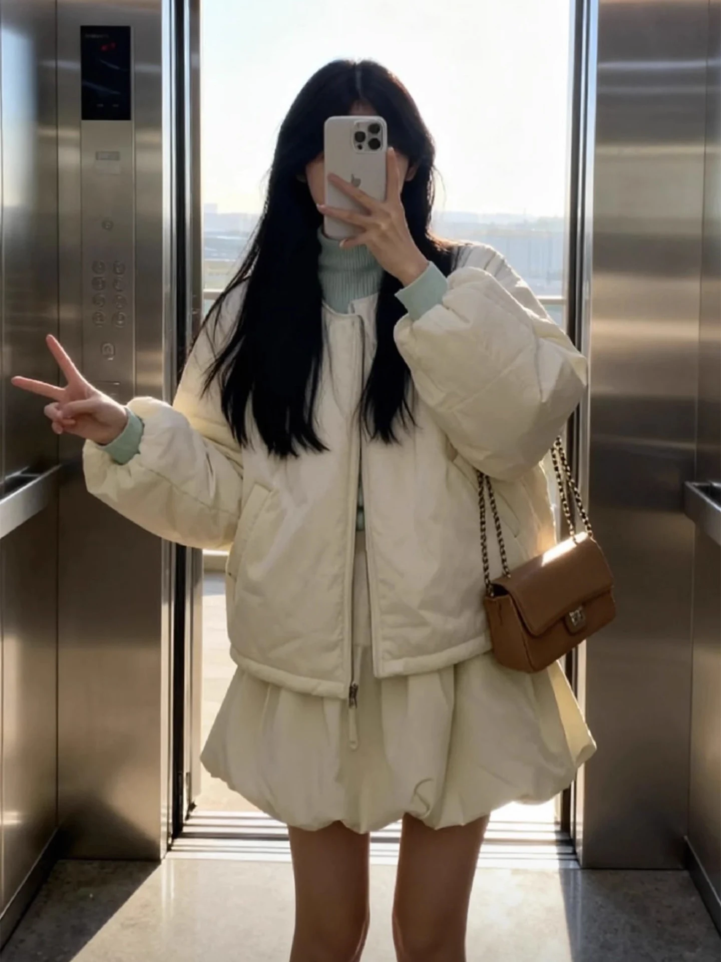 Gagarich модный комплект однотонная короткая хлопковая куртка женская зима 2025 новый нежный ветер с высокой талией цветочный бутон полуюбка
Gagarich модный комплект однотонная короткая хлопковая куртка женская зима 2025 новый нежный ветер с высокой талией цветочный бутон полуюбка