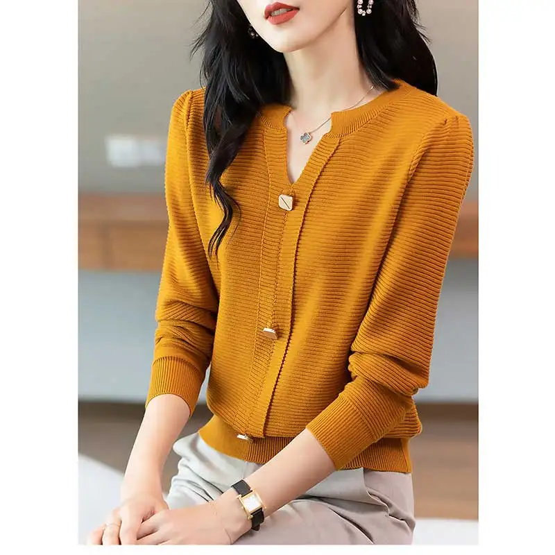 Женская одежда, весенне-осенний модный корейский вязаный однотонный свитер на пуговицах с v-образным вырезом, женский тонкий свитер с длинными рукавами, пуловеры 
Женская одежда, весенне-осенний модный корейский вязаный однотонный свитер на пуговицах с v-образным вырезом, женский тонкий свитер с длинными рукавами, пуловеры