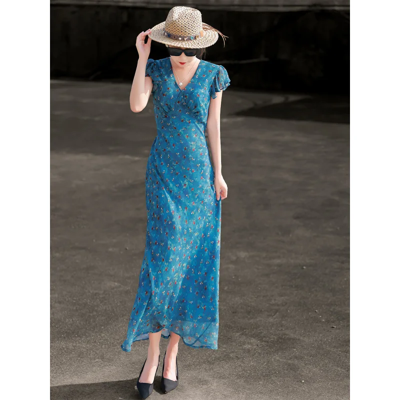 MEXCOCO 2026New summer style with a French flairVCollared, waist-cinching, tie-waist, ruffle-sleeve, printed dress
MEXCOCO 2026New summer style with a French flairVCollared, waist-cinching, tie-waist, ruffle-sleeve, printed dress