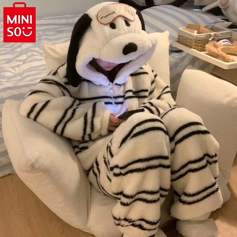 Cute Snoopy Pajamas Set Winter Pajamas Coral Velvet Hooded Pajamas Kawaii Plush Warm Home Clothes Set Comfortable Birthday Gift
Cute Snoopy Pajamas Set Winter Pajamas Coral Velvet Hooded Pajamas Kawaii Plush Warm Home Clothes Set Comfortable Birthday Gift