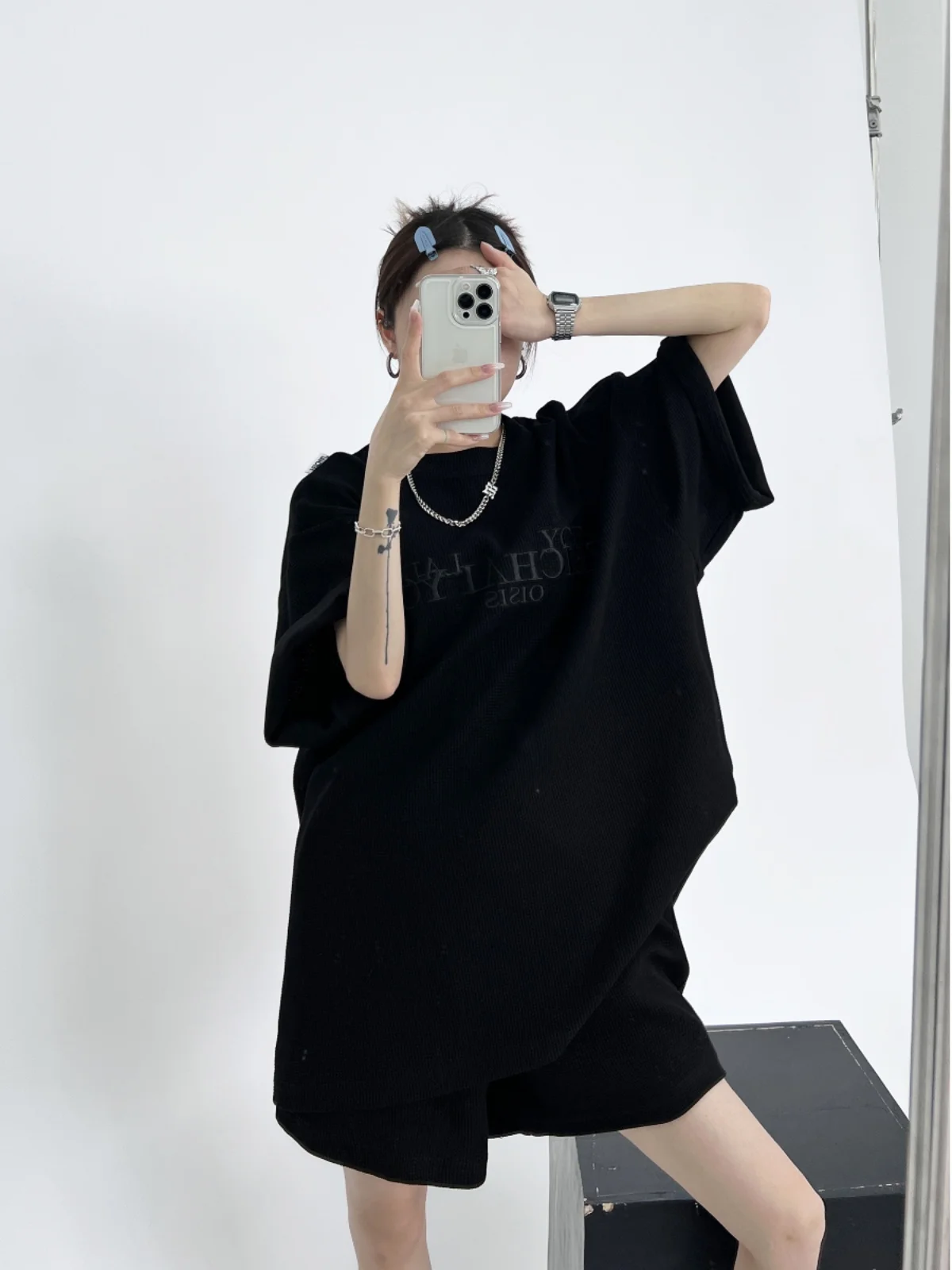 Летний дизайн Street Sle с тяжелой вышивкой, свободный крой, комплект футболок ort Sve, женский модный белый хлопковый костюм из двух предметов
Летний дизайн Street Sle с тяжелой вышивкой, свободный крой, комплект футболок ort Sve, женский модный белый хлопковый костюм из двух предметов